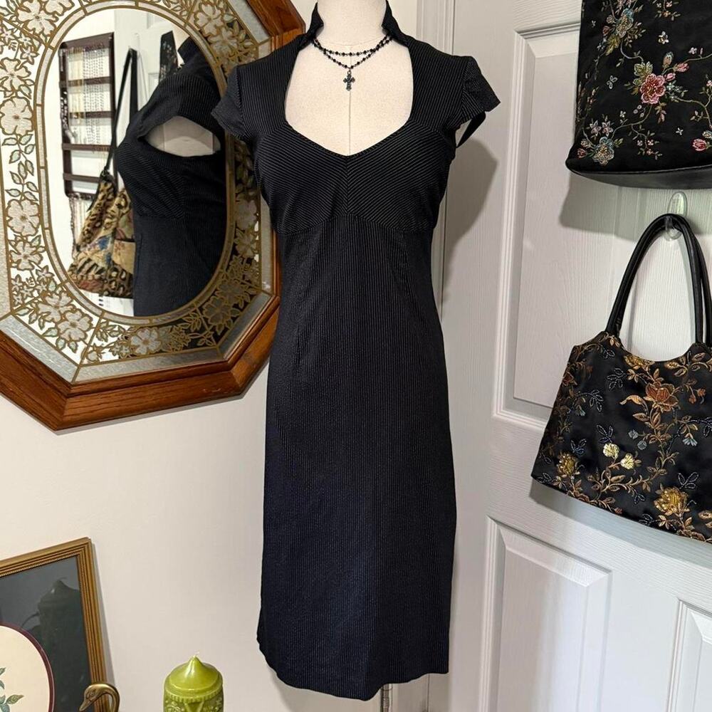 Y2K Snap Black & White Pinestripe Short Sleeve Fitted Collared Knee-Length Dress